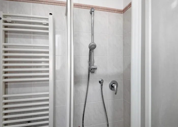 Monica Πανσιόν 3*